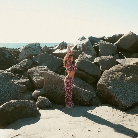 Wayf sheer floral open tie top size small - Picture 5 of 5